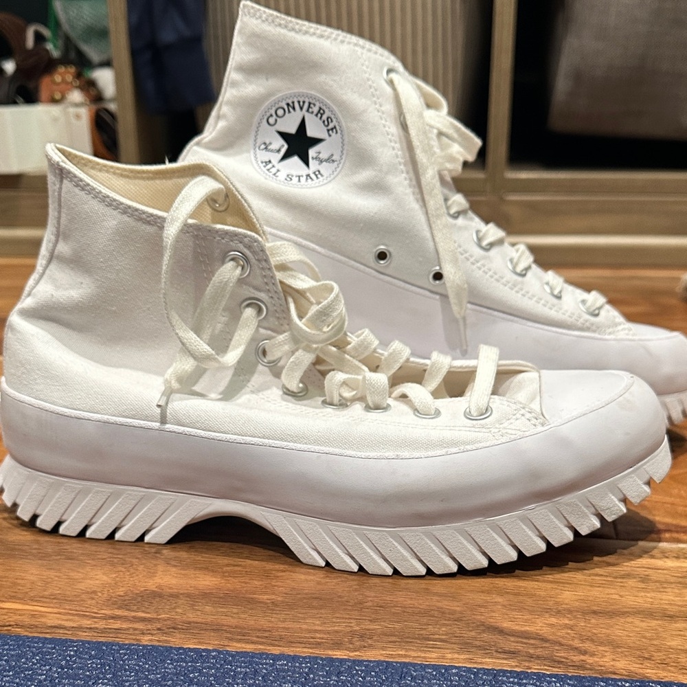 Converse Women's White Rugged Sole Sneakers.Clean No Stains. Only worn once.